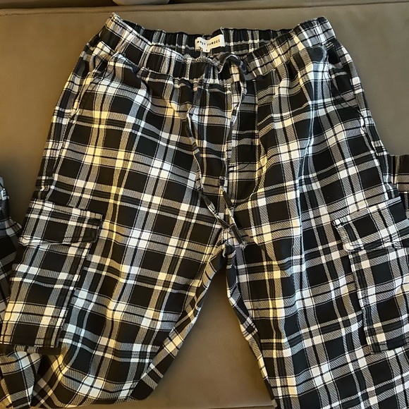 Plaid Cargo Jogger Pants - Picture 3 of 6